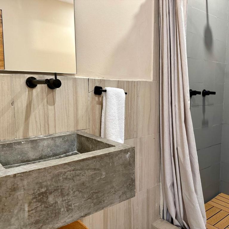 Pachamaya Holistic Wellness & Spa - Adults Only - Deluxe Quadruple Room - 1