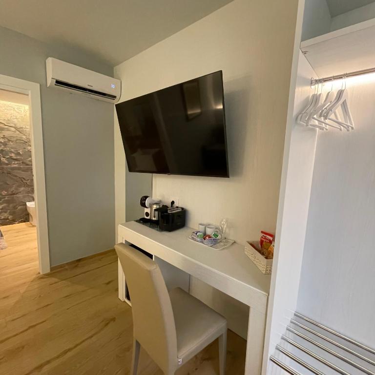 Atlantide Suites Tropea - Double or Twin Room - 14