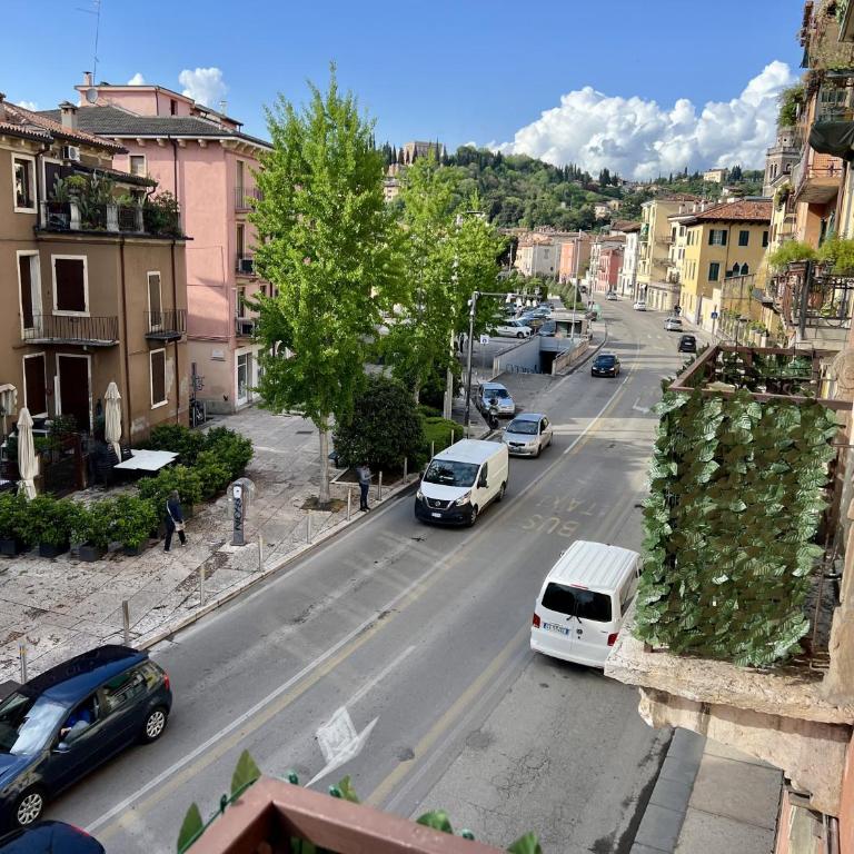 Verona Rooms - Appartamento con 1 Camera da Letto e Balcone - 10