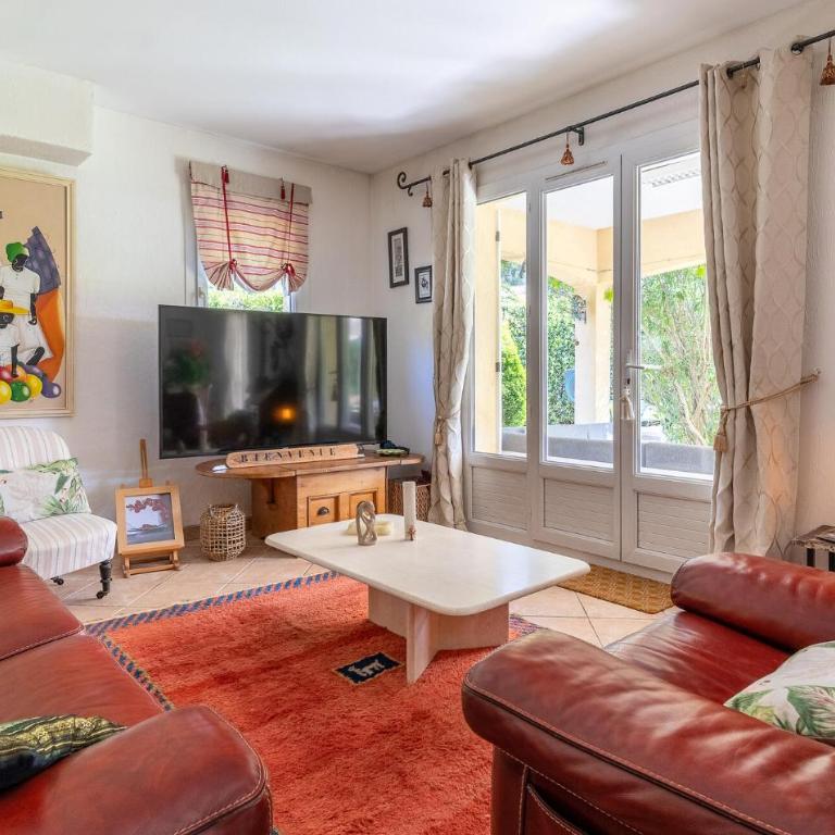 Stunning Home In Saint-Raphaël - Ferienhaus mit 4 Zimmern - 1