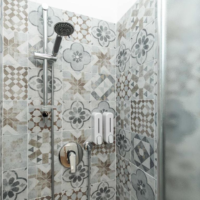 VittorioVeneto126 B&B - Camera Doppia con Letti Singoli con Doccia - 14