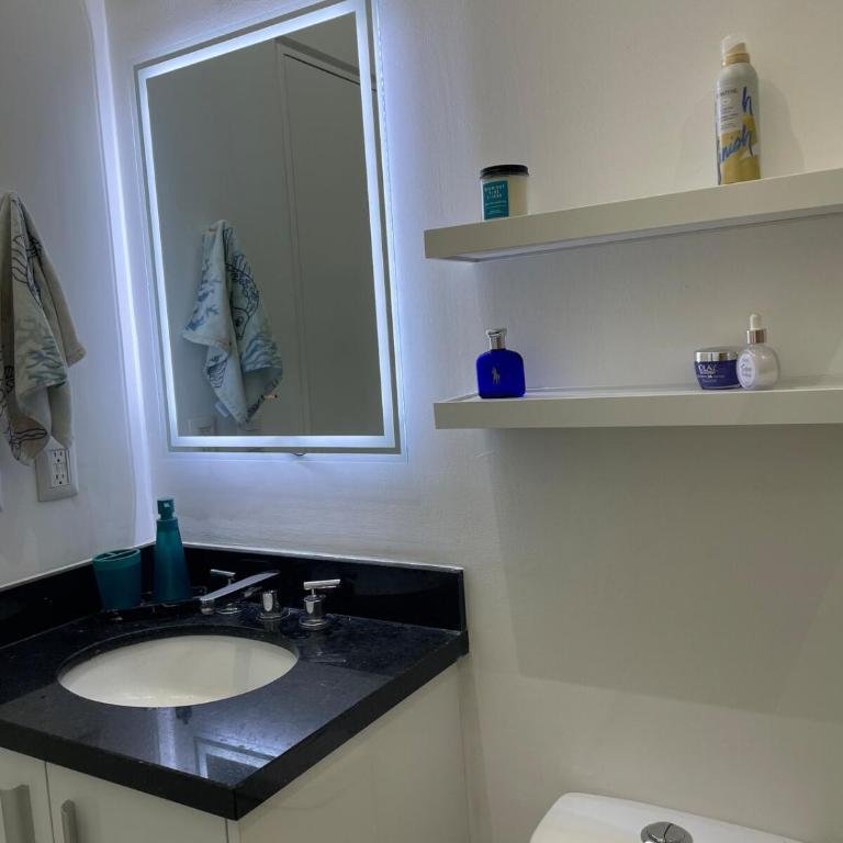 Torre Eme -Stunning bay view & balcony! - One-Bedroom Apartment - 4