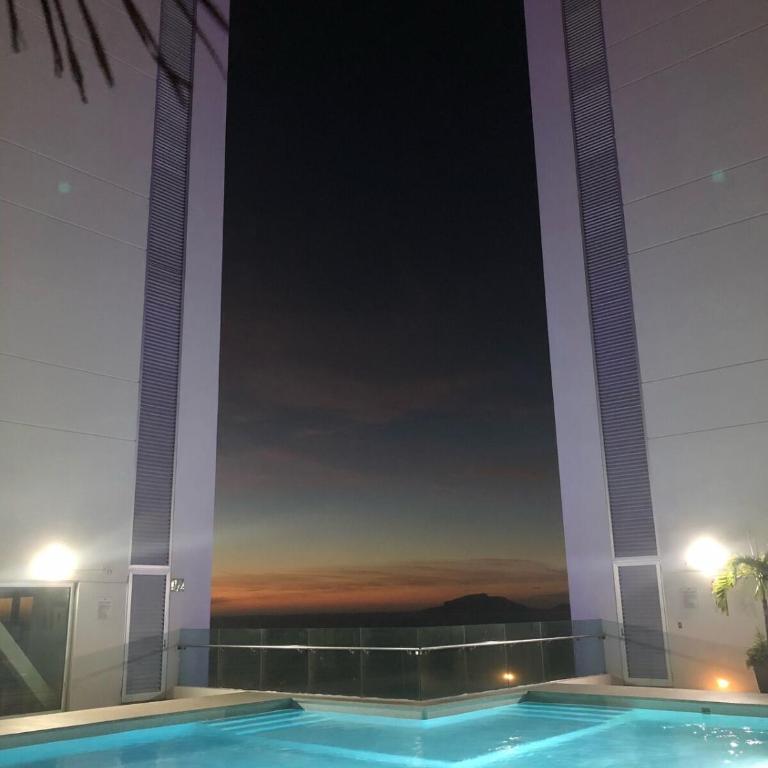 Torre Eme -Stunning bay view & balcony! - One-Bedroom Apartment - 30