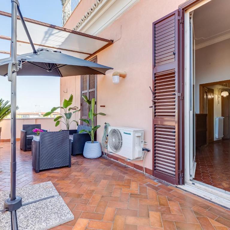 Terrace with a view of Rome - Appartamento con 3 Camere da Letto e con Vista - 52