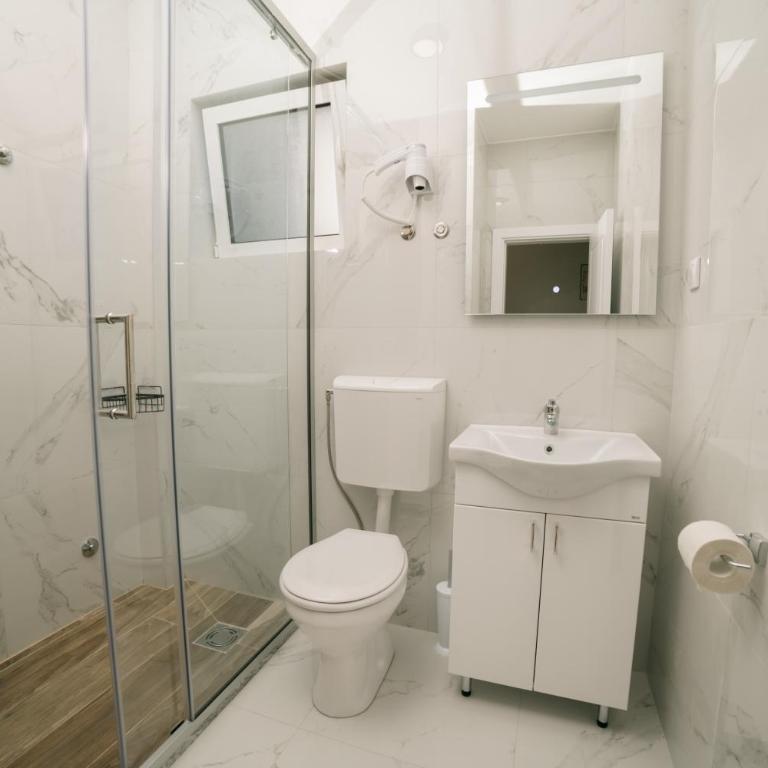 GAVIA Apartments - Ulcinj - Trokrevetna Soba s Pogledom na Vrt - 4
