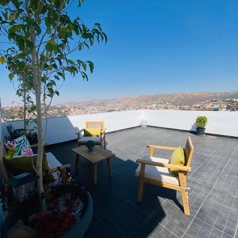Castillo De La Santa Cruz - One-Bedroom Apartment - 12