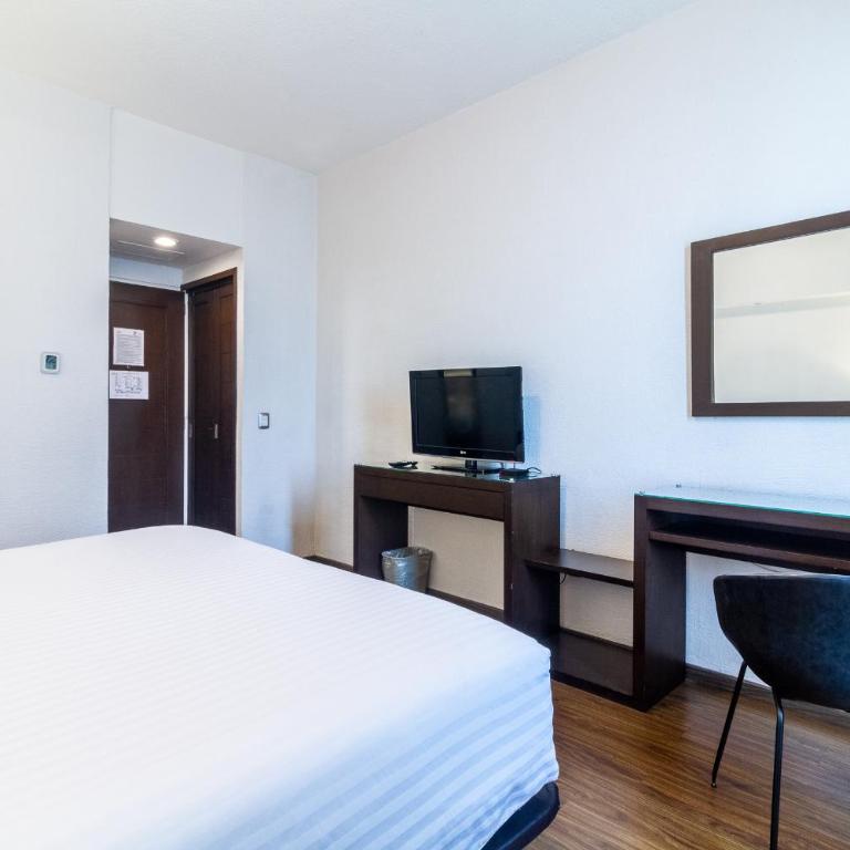 Mesón Ejecutivo Guadalajara - Nuevo Consulado Americano Monraz - Habitación Superior con 1 cama extragrande - 14