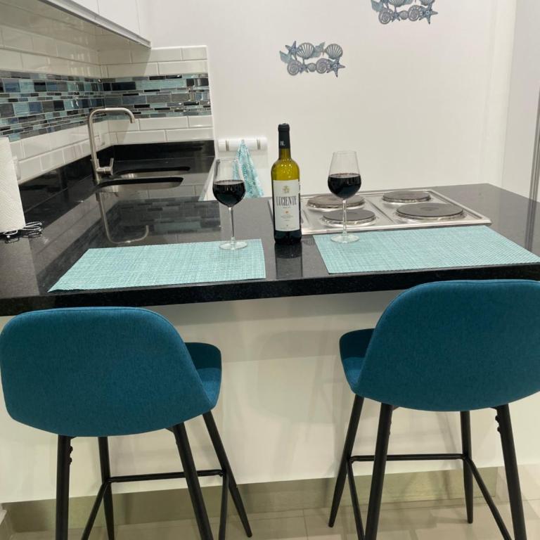 Torre Eme- stunning bay view and balcony! - Two-Bedroom Apartment - 12