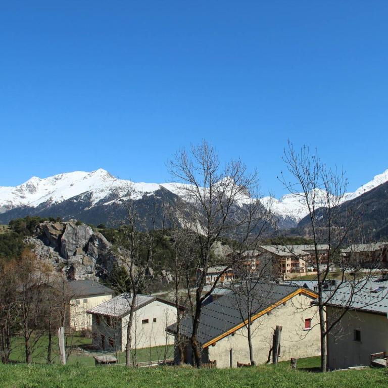 Duplex moderne pour 6 pers avec belle vue montagne, balcon et WIFI - Appartement 2 Chambres - 7