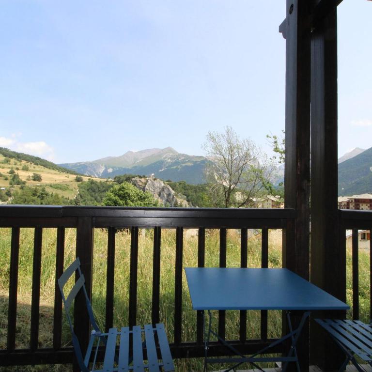Duplex moderne pour 6 pers avec belle vue montagne, balcon et WIFI - Appartement 2 Chambres - 9
