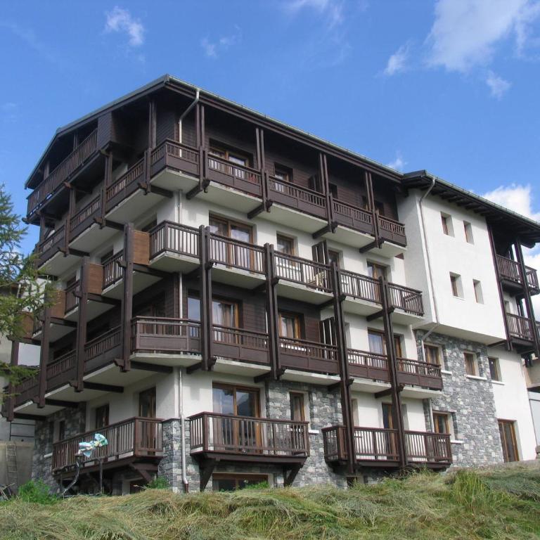 Duplex moderne pour 6 pers avec belle vue montagne, balcon et WIFI - Appartement 2 Chambres - 12