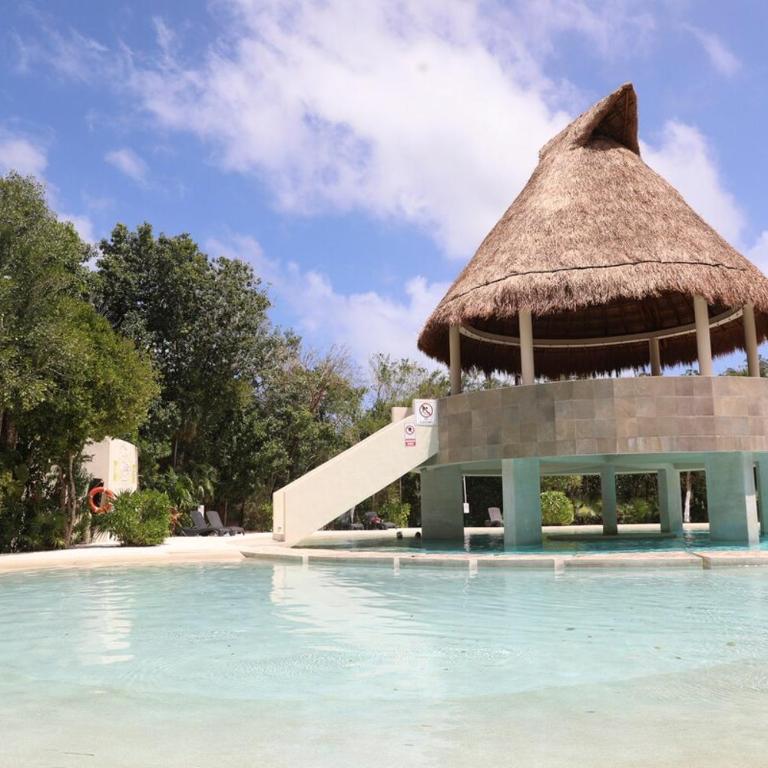Beautiful house with a private pool - Five-Bedroom House - 47