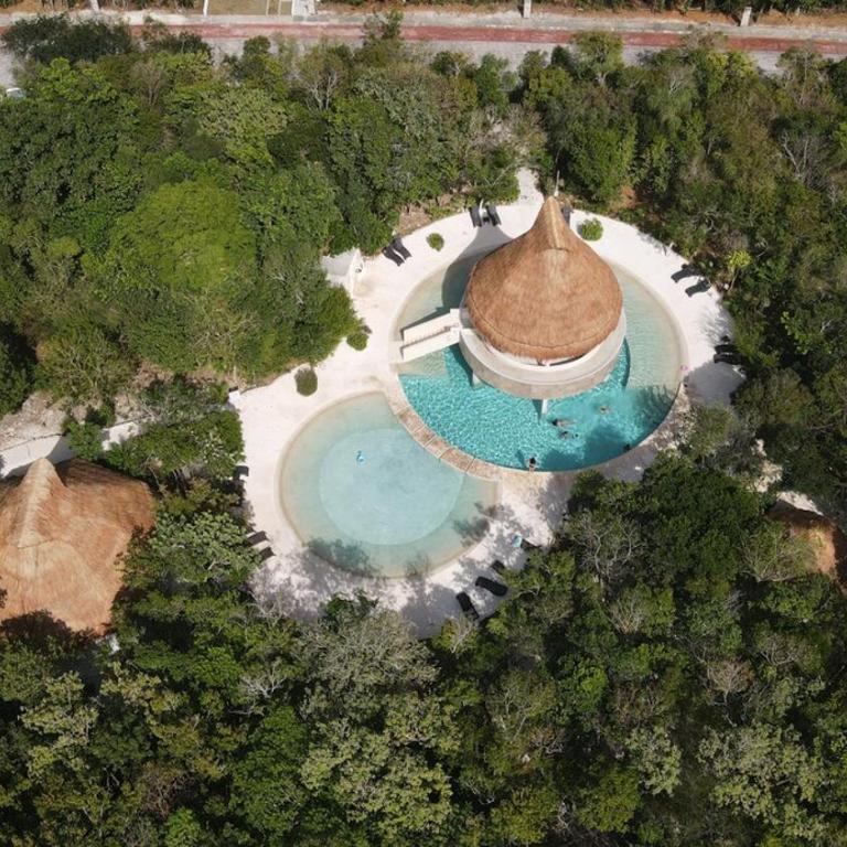 Beautiful house with a private pool - Five-Bedroom House - 2