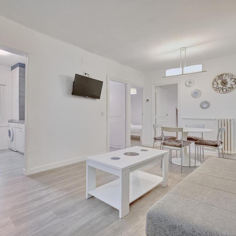 La esquina de Blas by Clabao - Three-Bedroom Apartment - 3