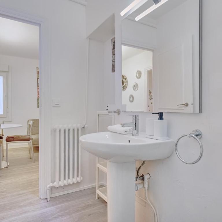 La esquina de Blas by Clabao - Three-Bedroom Apartment - 21