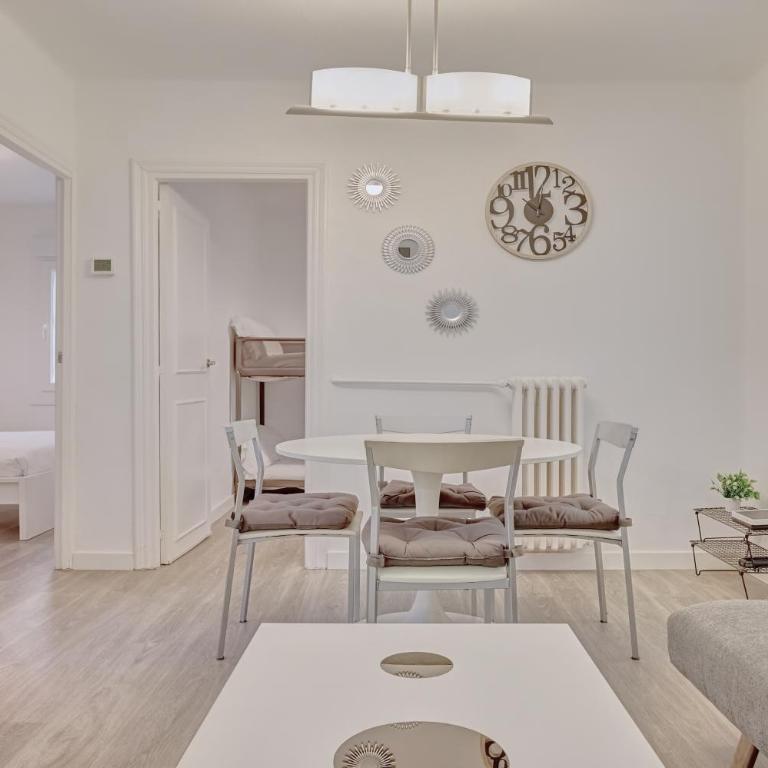 La esquina de Blas by Clabao - Three-Bedroom Apartment - 6