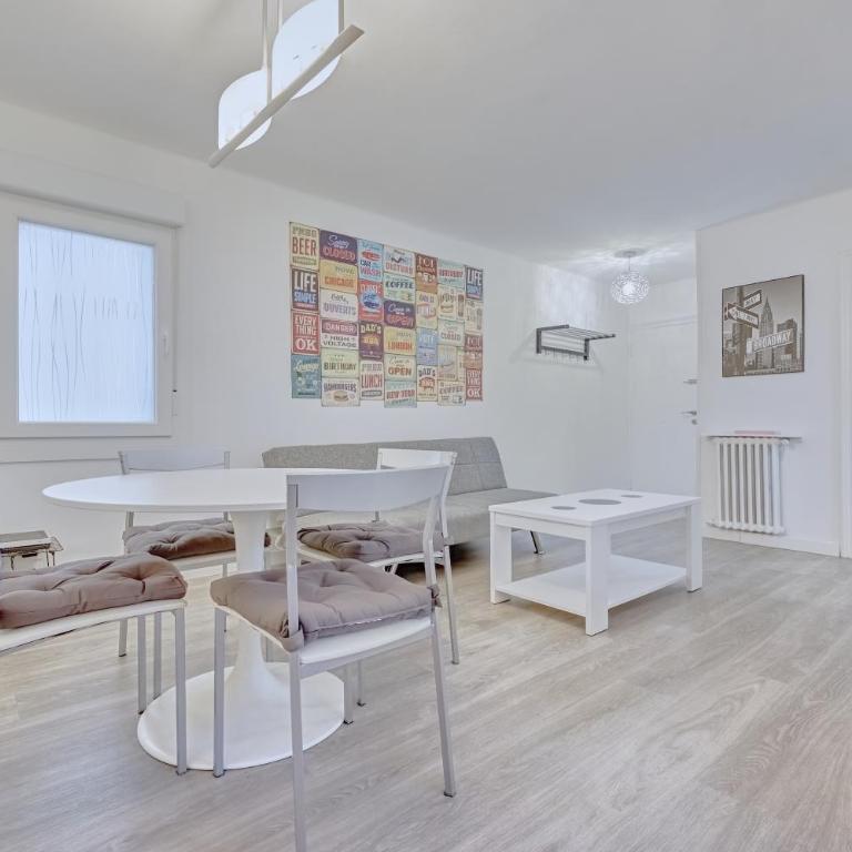 La esquina de Blas by Clabao - Three-Bedroom Apartment - 5