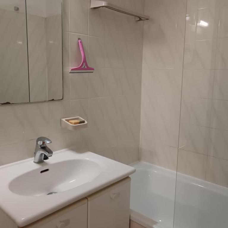 Prunelle studio piscine clim parking - Appartement 1 Chambre - 23