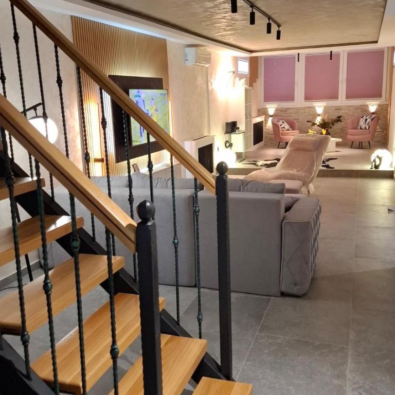 LUX Casa di Stefan - Two-Bedroom Apartment with Balcony and Terrace - 21