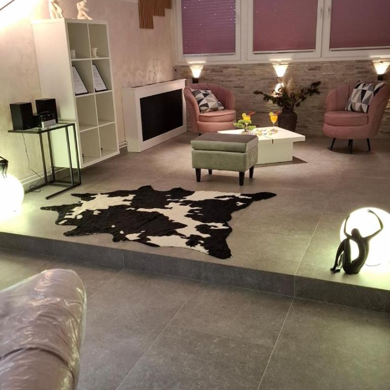 LUX Casa di Stefan - Two-Bedroom Apartment with Balcony and Terrace - 35