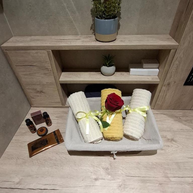 LUX Casa di Stefan - Two-Bedroom Apartment with Balcony and Terrace - 36