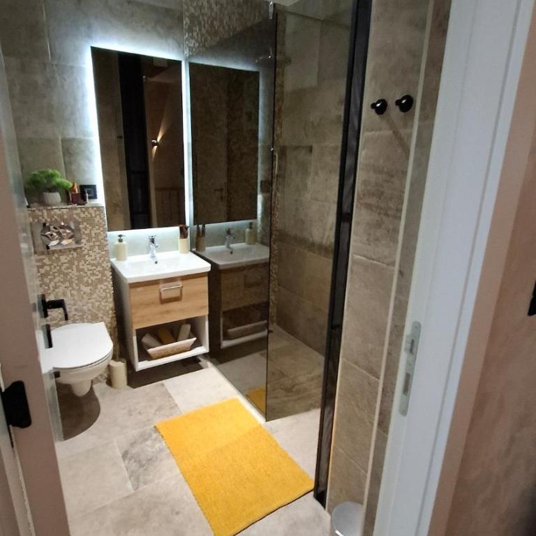 LUX Casa di Stefan - Two-Bedroom Apartment with Balcony and Terrace - 53