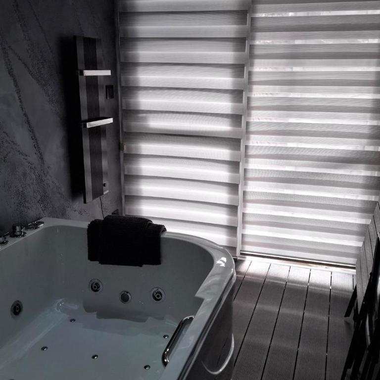 LUX Casa di Stefan - Two-Bedroom Apartment with Balcony and Terrace - 69