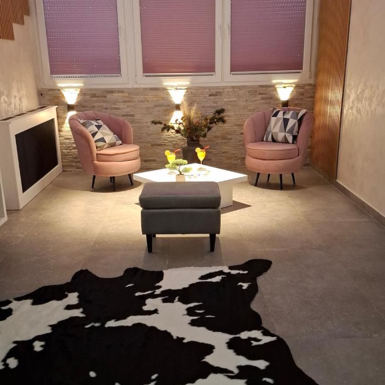 LUX Casa di Stefan - Two-Bedroom Apartment with Balcony and Terrace - 76