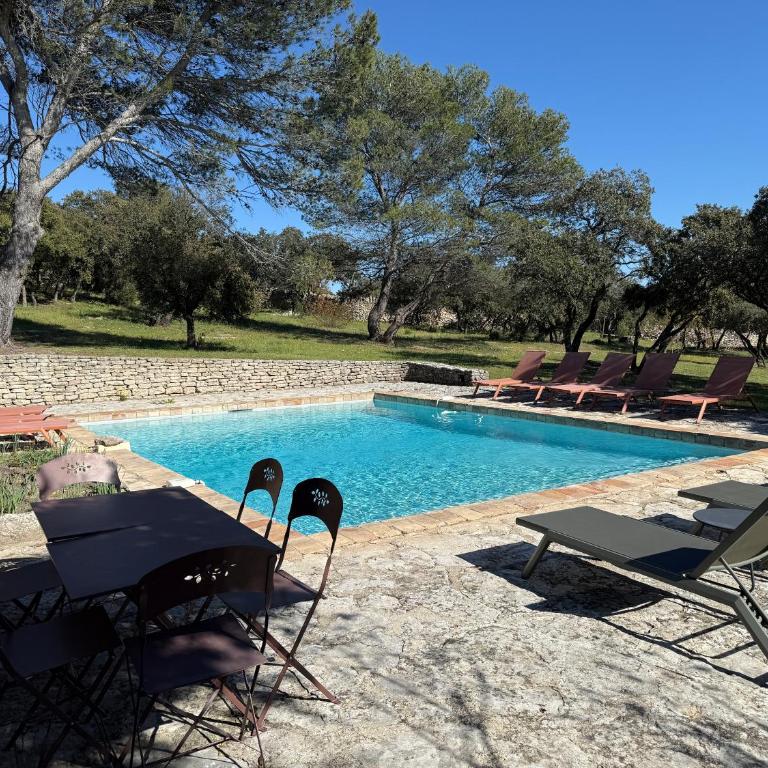 Mas traditionnel à Gordes en pleine nature - Five-Bedroom House - 61