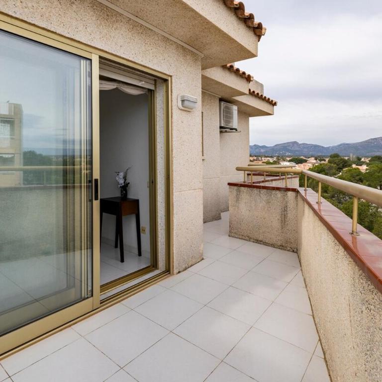 Atico - Apartamento de 2 dormitorios con balcón - 30
