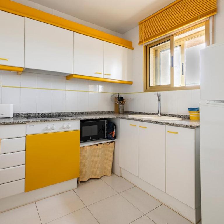 Atico - Apartamento de 2 dormitorios con balcón - 41