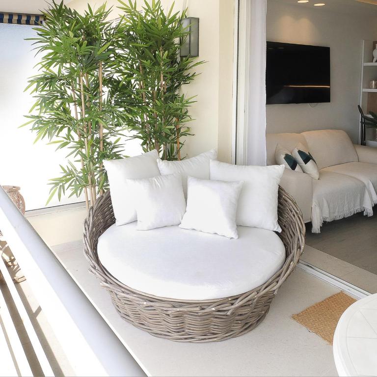 Beautiful apartment with panoramic sea view - One-Bedroom Apartment - 4