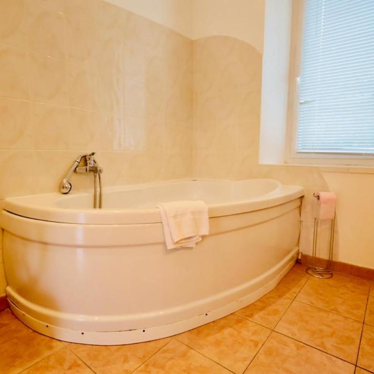 Les Muguets - Apt Standing 4 Prs - clim, parking - Appartement 2 Chambres - 16