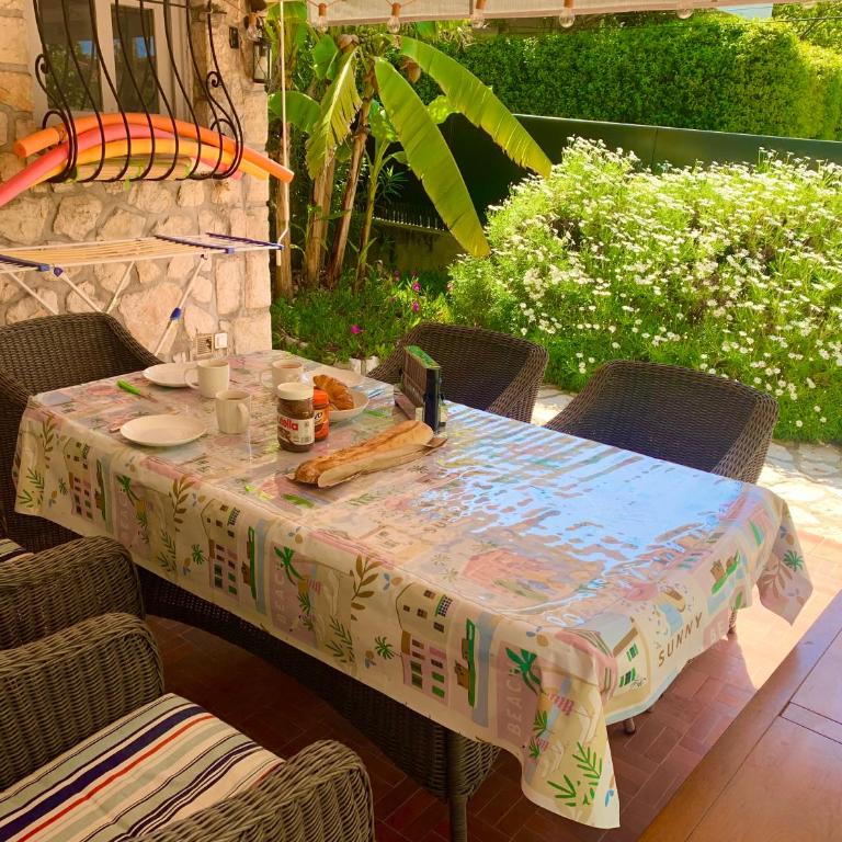 NEW renovated spacious 2 BR Apt AC 300m from Beach - Appartamento - 16
