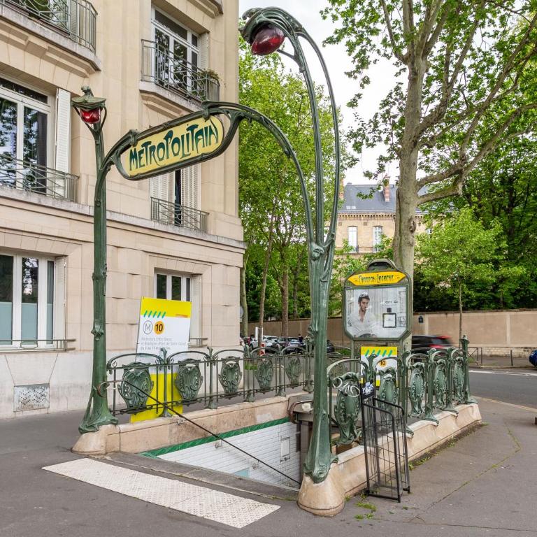 Garden in Paris l Eiffel Tower 20 min by metro - Apartamento de 2 dormitorios con vistas al jardín - 20