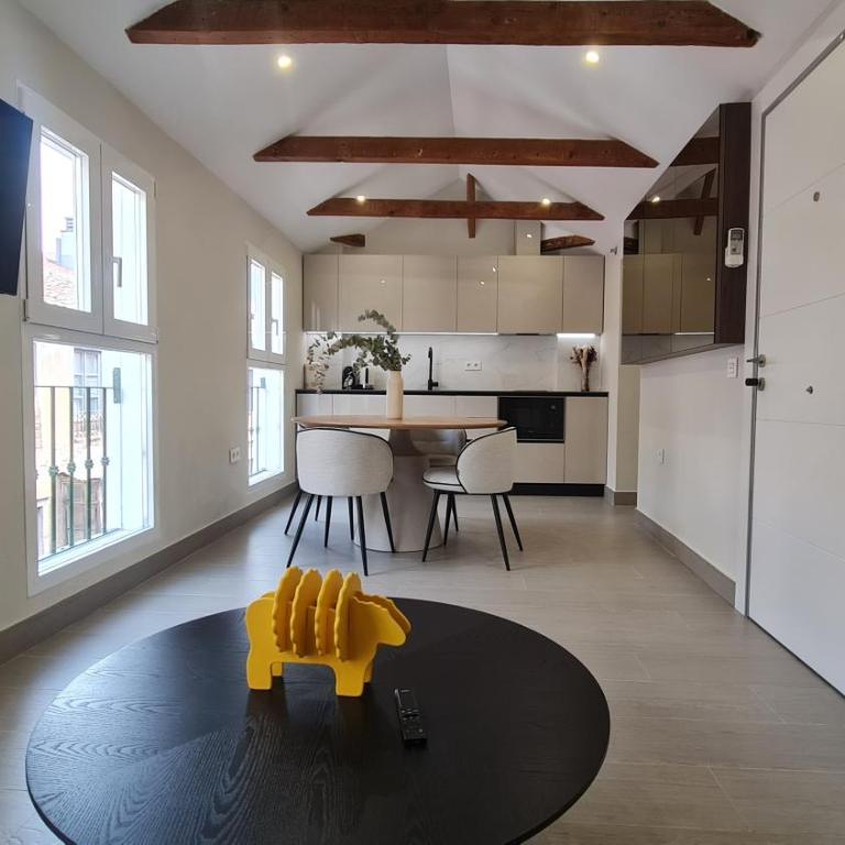 Navas PentHouse 301 By Florentia Homes - Deluxe Apartment - 18