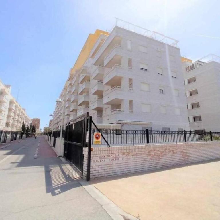 AYF CONFORTABLE BAJO DE DOS TERRAZAS TREBOL DOR - Apartamento - 48