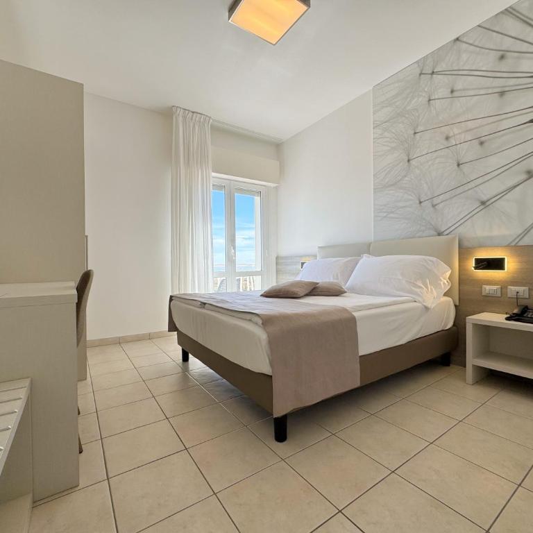 Hotel Lux - Camera Matrimoniale con Vista Mare - 6