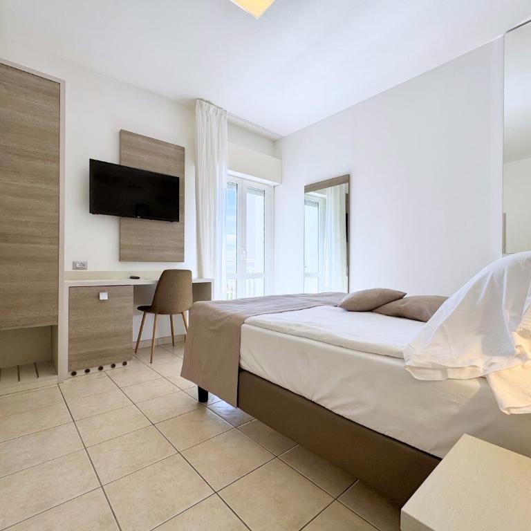 Hotel Lux - Suite Familiare con 2 Camere da Letto - 3