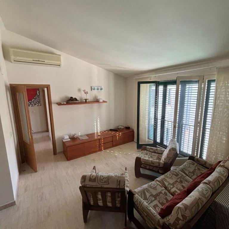 Amplio apartamento de 2 dormitorios en el casco antiguo de Tossa - Apartamento de 2 dormitorios - 1