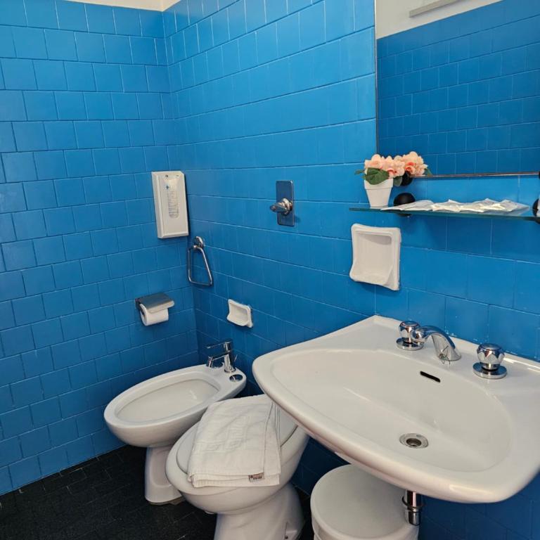 Hotel Sara*** Cesenatico - Camera Quadrupla con Bagno Privato - 3
