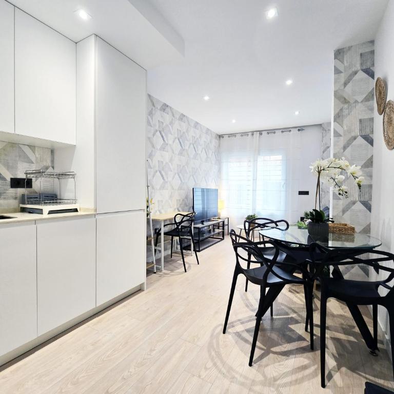 AA Guest - Biznaga Beach Center Eco Apartment - One-Bedroom Apartment - 10