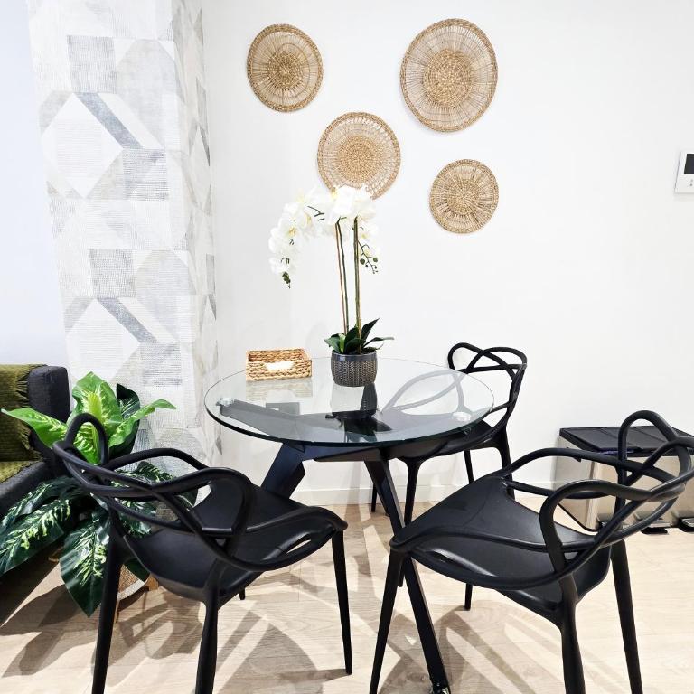 AA Guest - Biznaga Beach Center Eco Apartment - One-Bedroom Apartment - 11