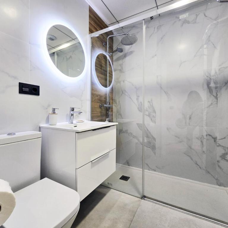 AA Guest - Biznaga Beach Center Eco Apartment - One-Bedroom Apartment - 17