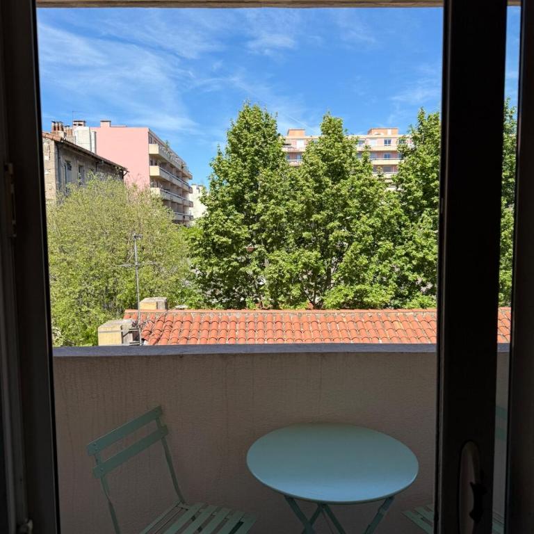 Charmant appartement moderne avec place de parking privative - Apartment mit 1 Schlafzimmer - 44