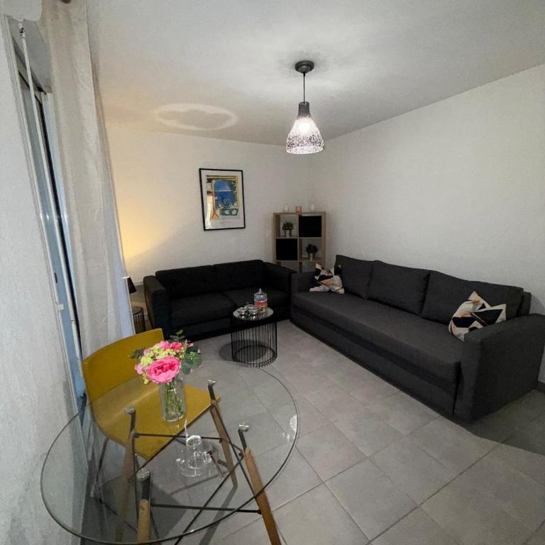 Charmant appartement moderne avec place de parking privative - Apartment mit 1 Schlafzimmer - 48