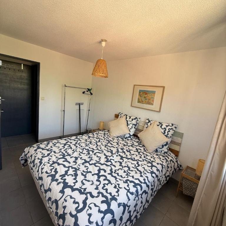 Charmant appartement moderne avec place de parking privative - Apartment mit 1 Schlafzimmer - 53