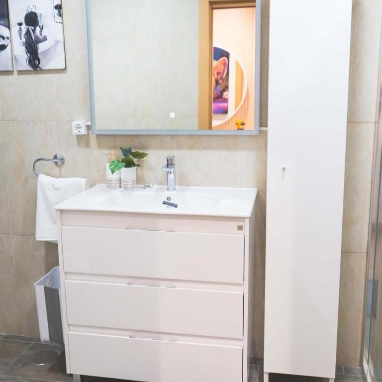 Apartamento a 30 metro de la playa con piscina y garaje en la Carihuela - Apartamento de 2 dormitorios - 6