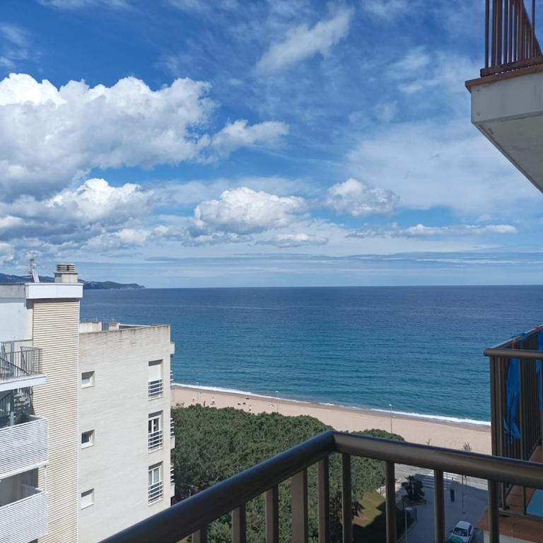 Bright Apartment with Two Balconies and a Seaside Pool - Apartamento de 3 dormitorios - 27