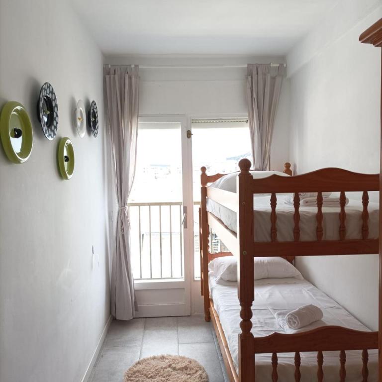 Bright Apartment with Two Balconies and a Seaside Pool - Apartamento de 3 dormitorios - 18